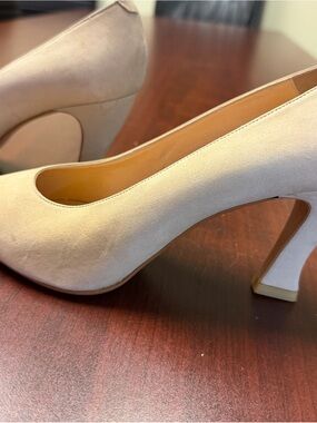 Sacha Too Women's Beige Suede Pointed-Toe Pump made in Spain